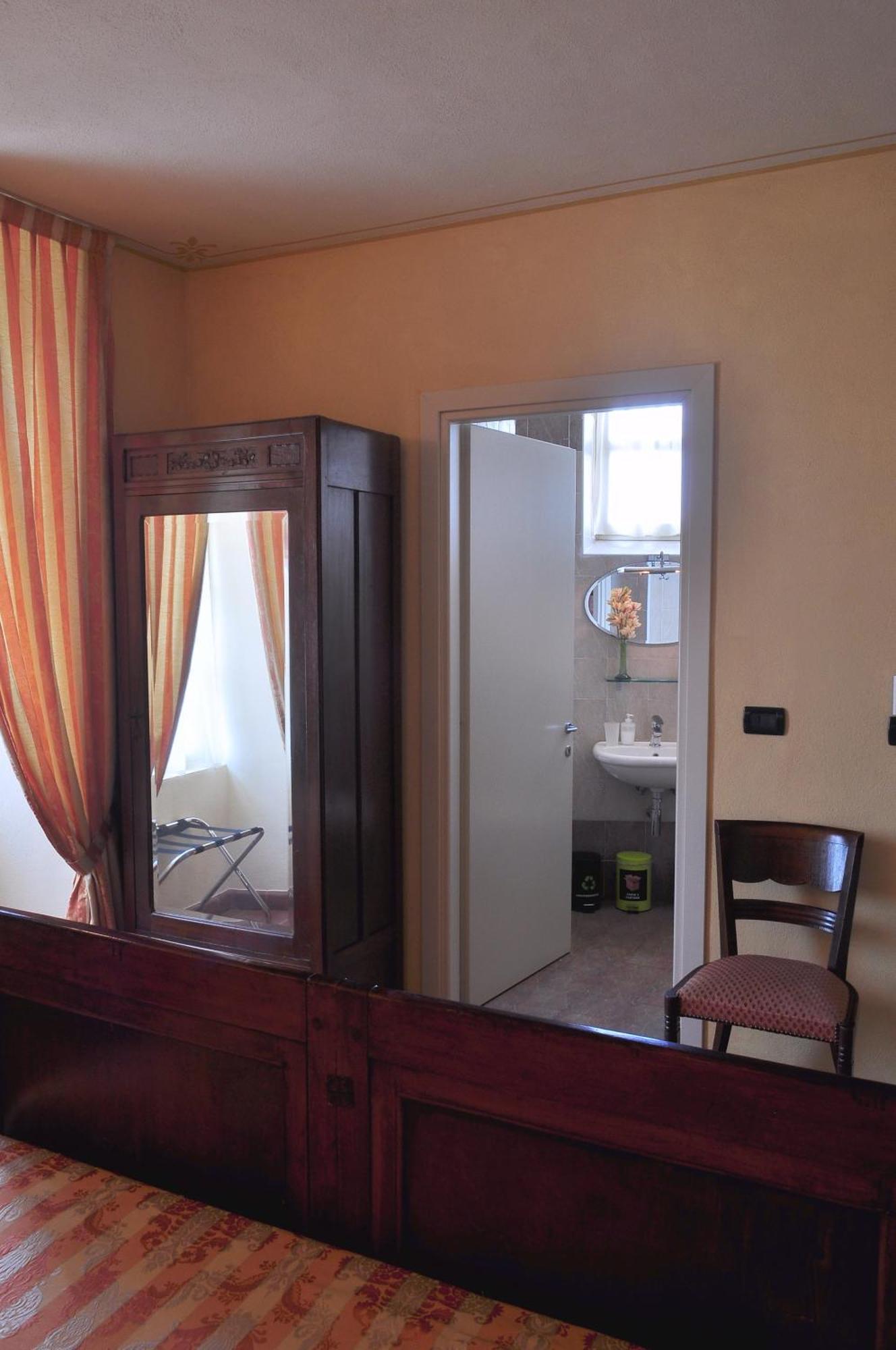 La Foresteria Del Castello - Wellness Hotel In Dimora Storica CastellʼAlfero Værelse billede