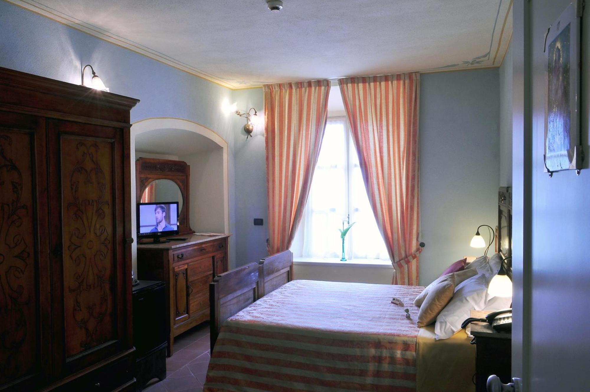 La Foresteria Del Castello - Wellness Hotel In Dimora Storica CastellʼAlfero Værelse billede
