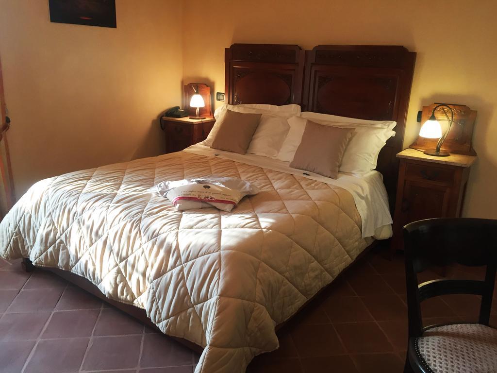 La Foresteria Del Castello - Wellness Hotel In Dimora Storica CastellʼAlfero Eksteriør billede