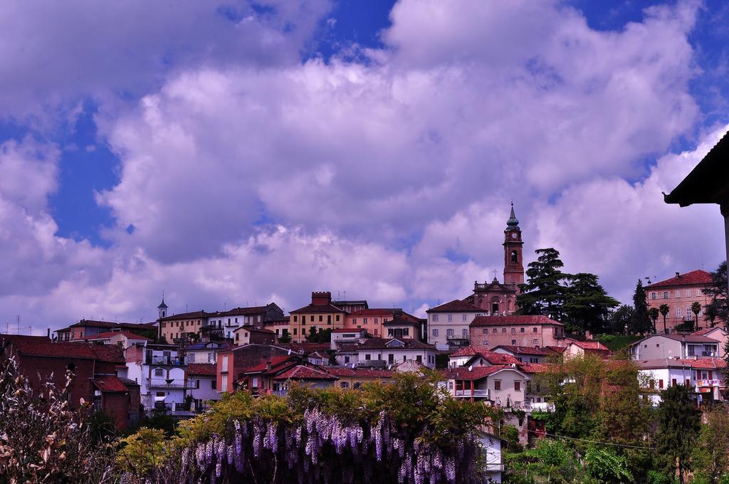 La Foresteria Del Castello - Wellness Hotel In Dimora Storica CastellʼAlfero Eksteriør billede
