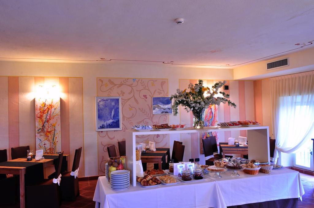 La Foresteria Del Castello - Wellness Hotel In Dimora Storica CastellʼAlfero Eksteriør billede