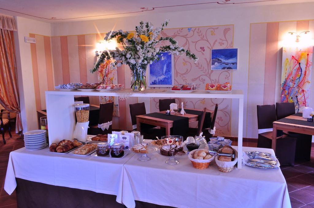 La Foresteria Del Castello - Wellness Hotel In Dimora Storica CastellʼAlfero Eksteriør billede