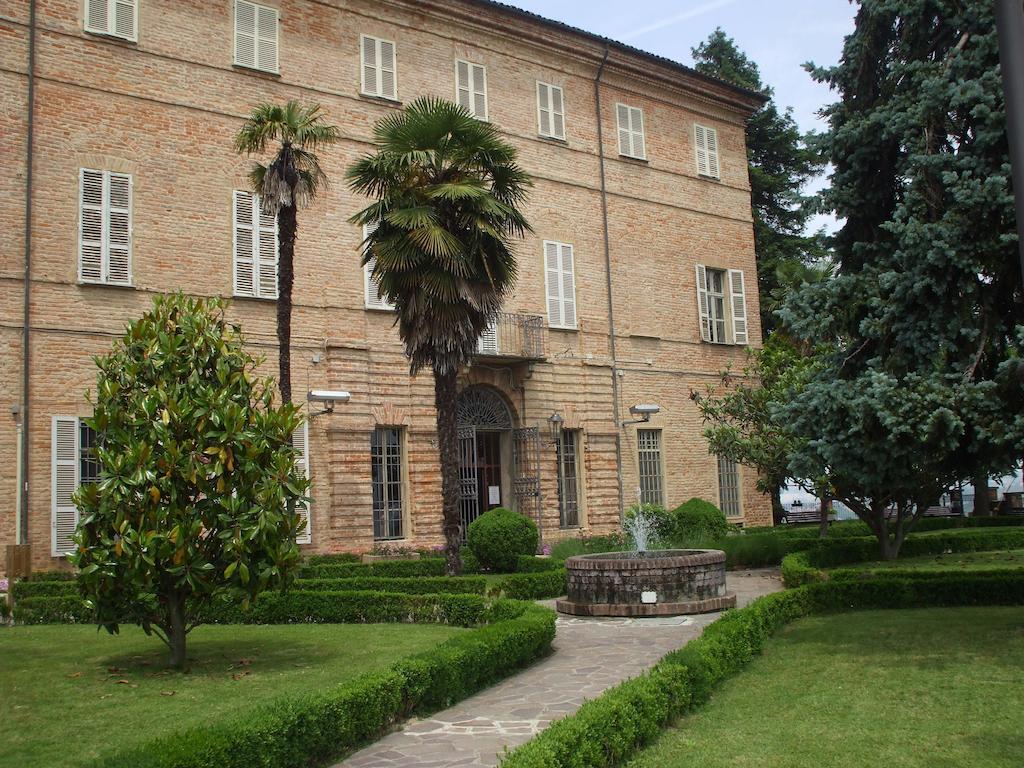 La Foresteria Del Castello - Wellness Hotel In Dimora Storica CastellʼAlfero Eksteriør billede