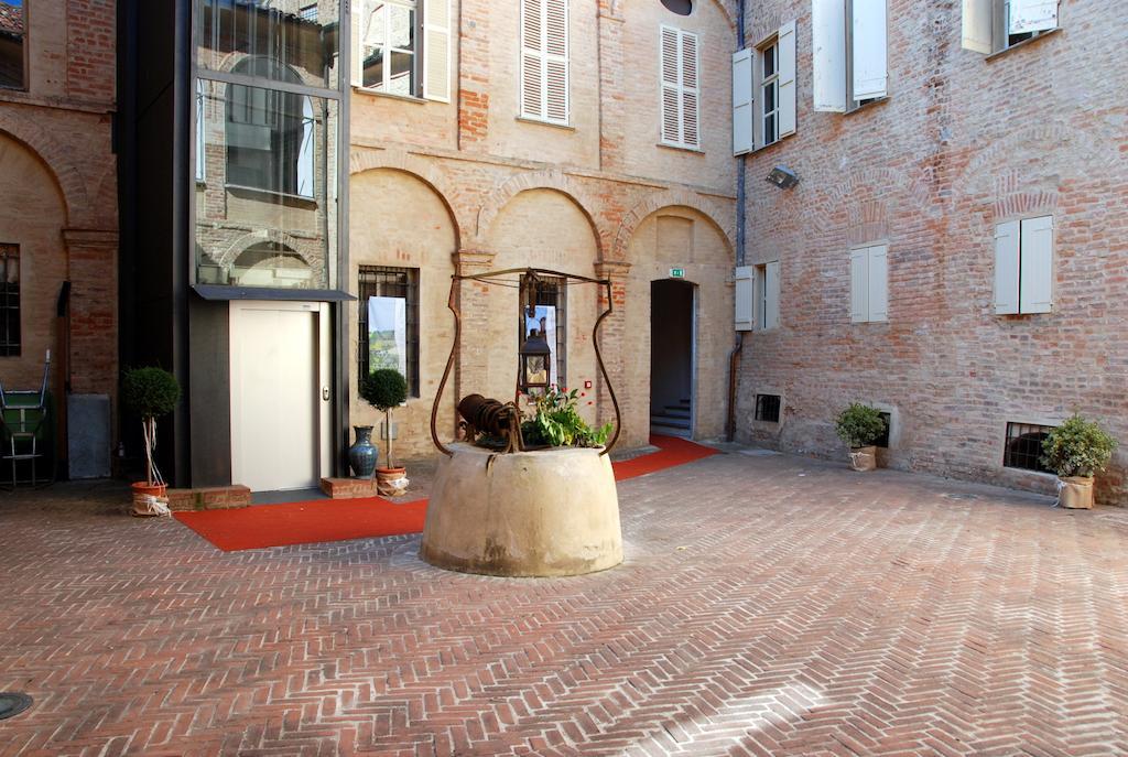 La Foresteria Del Castello - Wellness Hotel In Dimora Storica CastellʼAlfero Eksteriør billede