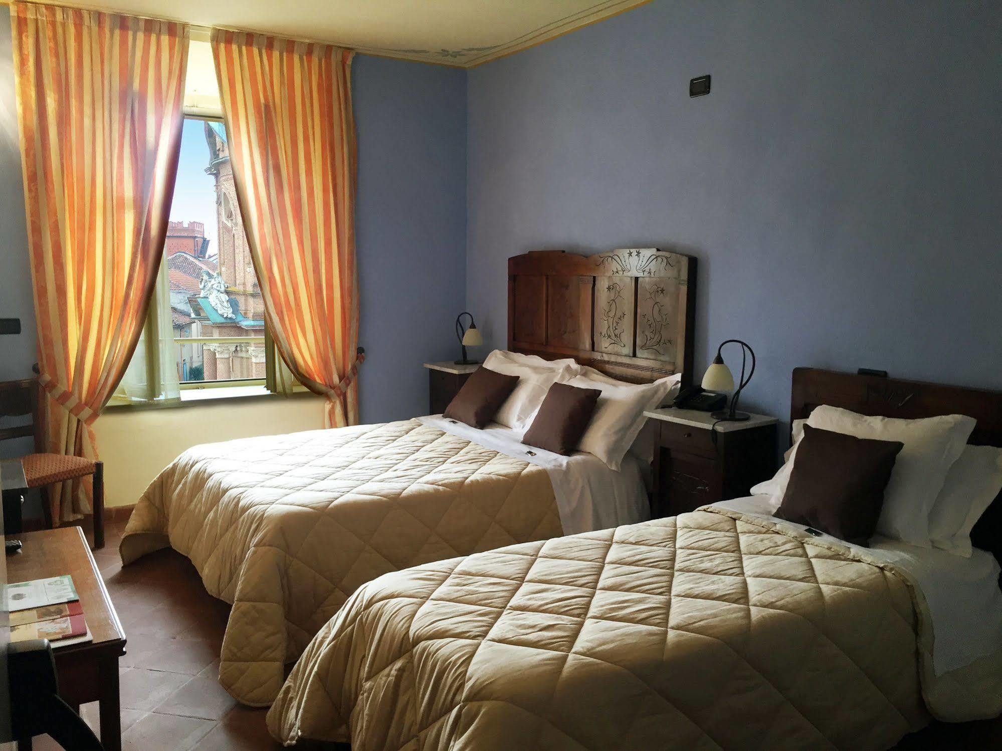 La Foresteria Del Castello - Wellness Hotel In Dimora Storica CastellʼAlfero Eksteriør billede