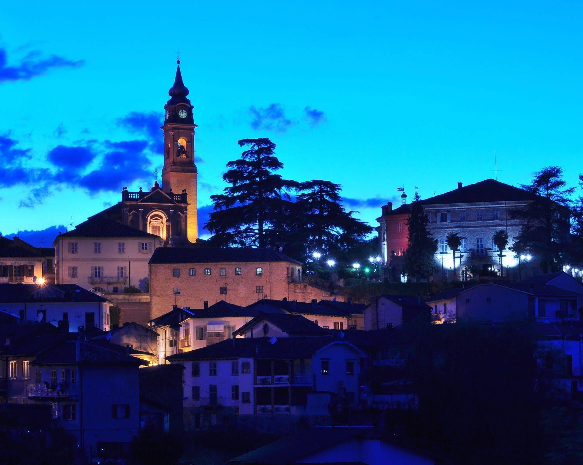 La Foresteria Del Castello - Wellness Hotel In Dimora Storica CastellʼAlfero Eksteriør billede