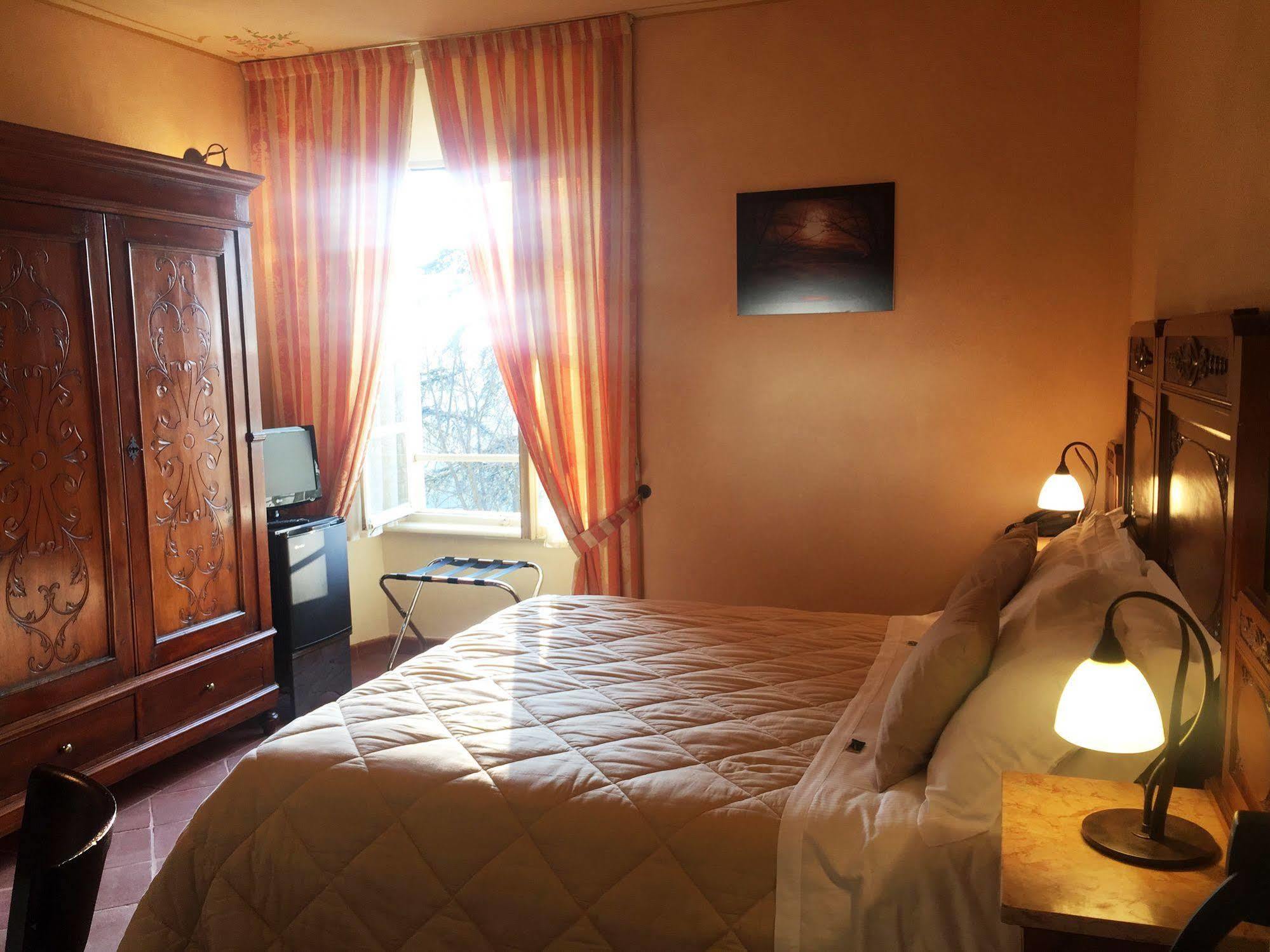 La Foresteria Del Castello - Wellness Hotel In Dimora Storica CastellʼAlfero Eksteriør billede