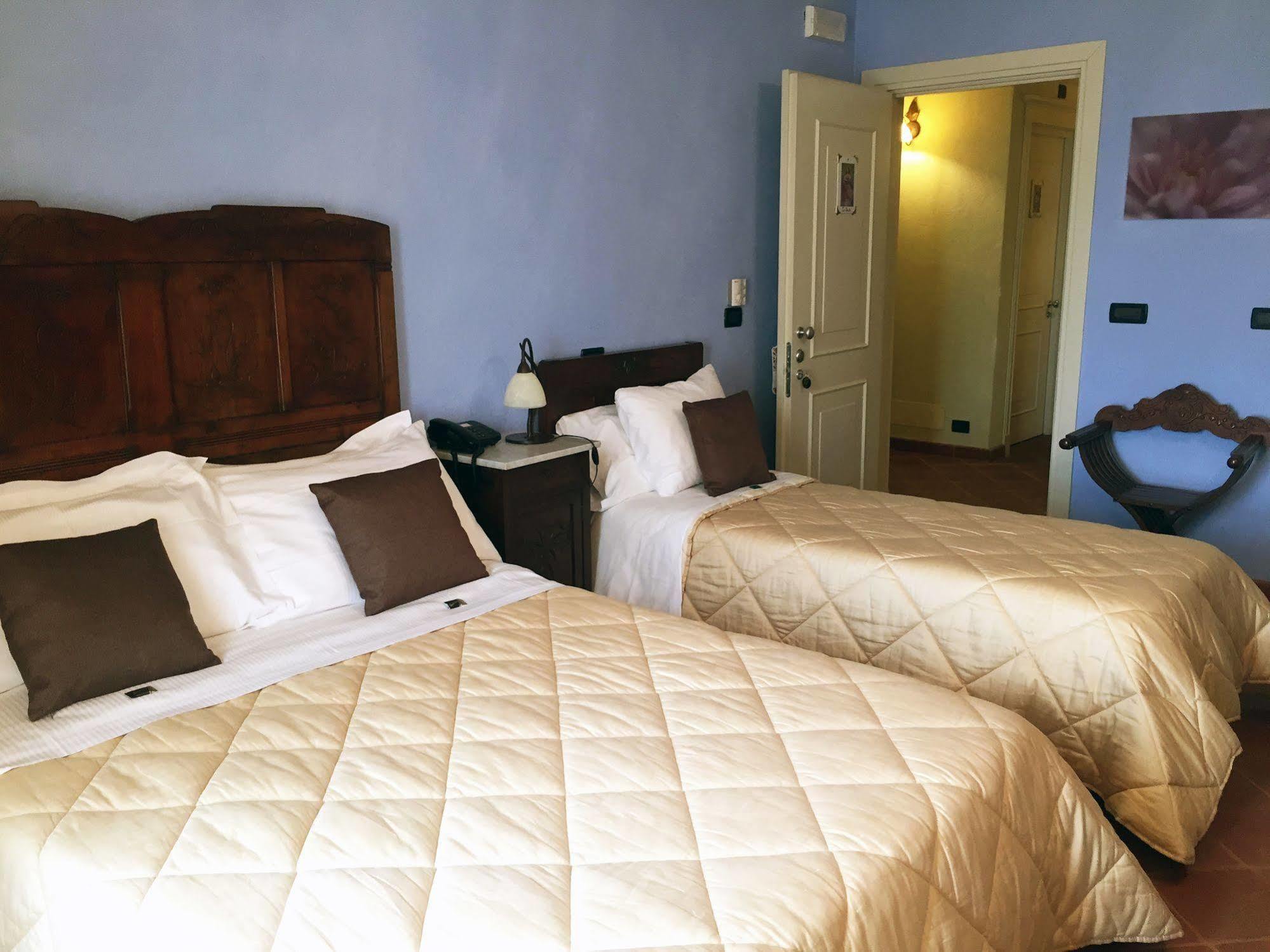 La Foresteria Del Castello - Wellness Hotel In Dimora Storica CastellʼAlfero Eksteriør billede