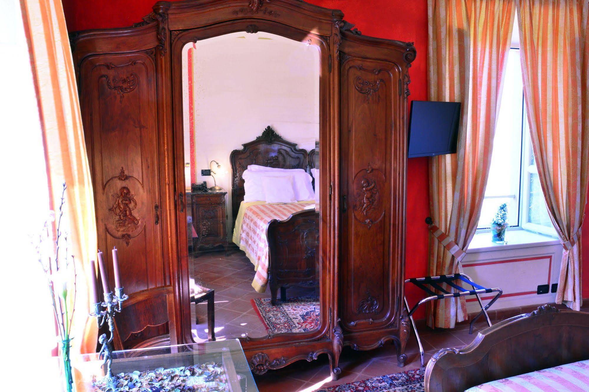 La Foresteria Del Castello - Wellness Hotel In Dimora Storica CastellʼAlfero Eksteriør billede